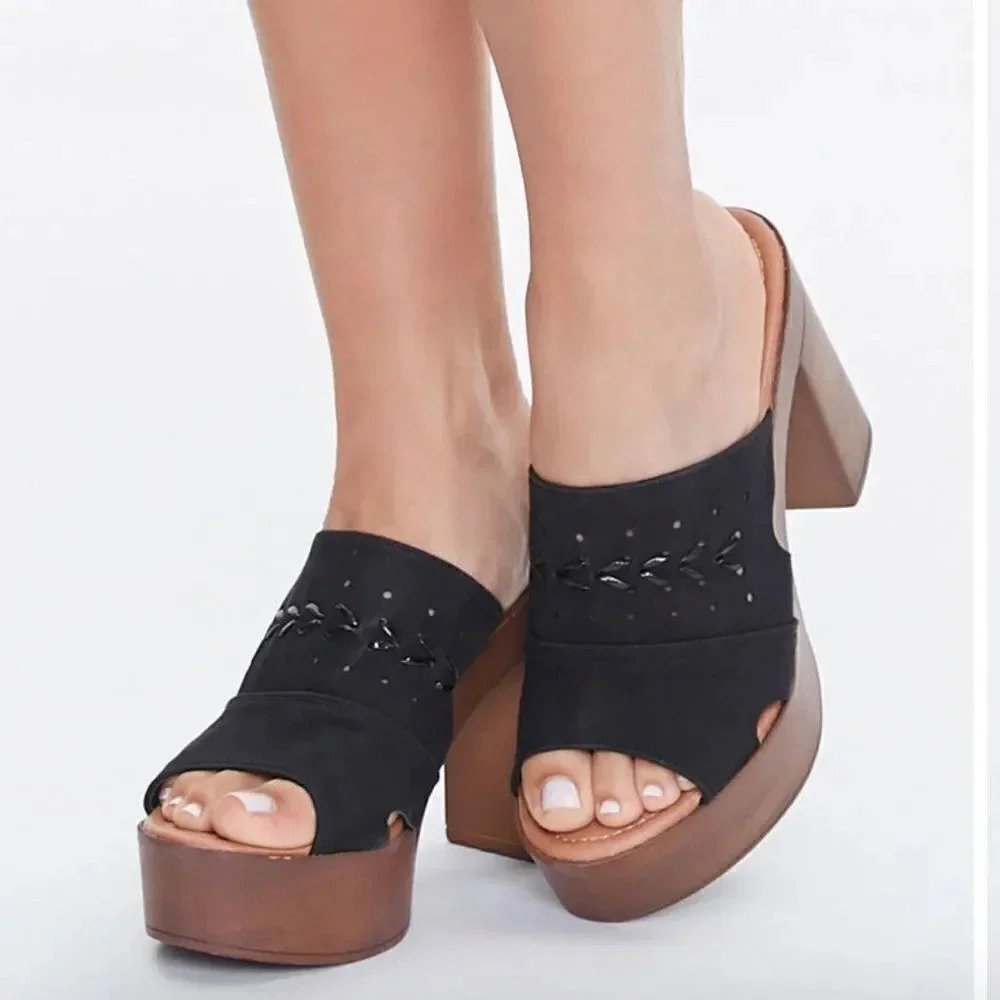 YOKI Platform Chunky Heels Black Size 10